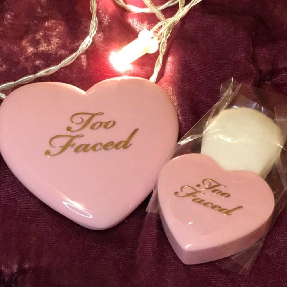LAST 1 Too Faced Love Flush Funfetti Blush & Brush - Picture 4 of 4